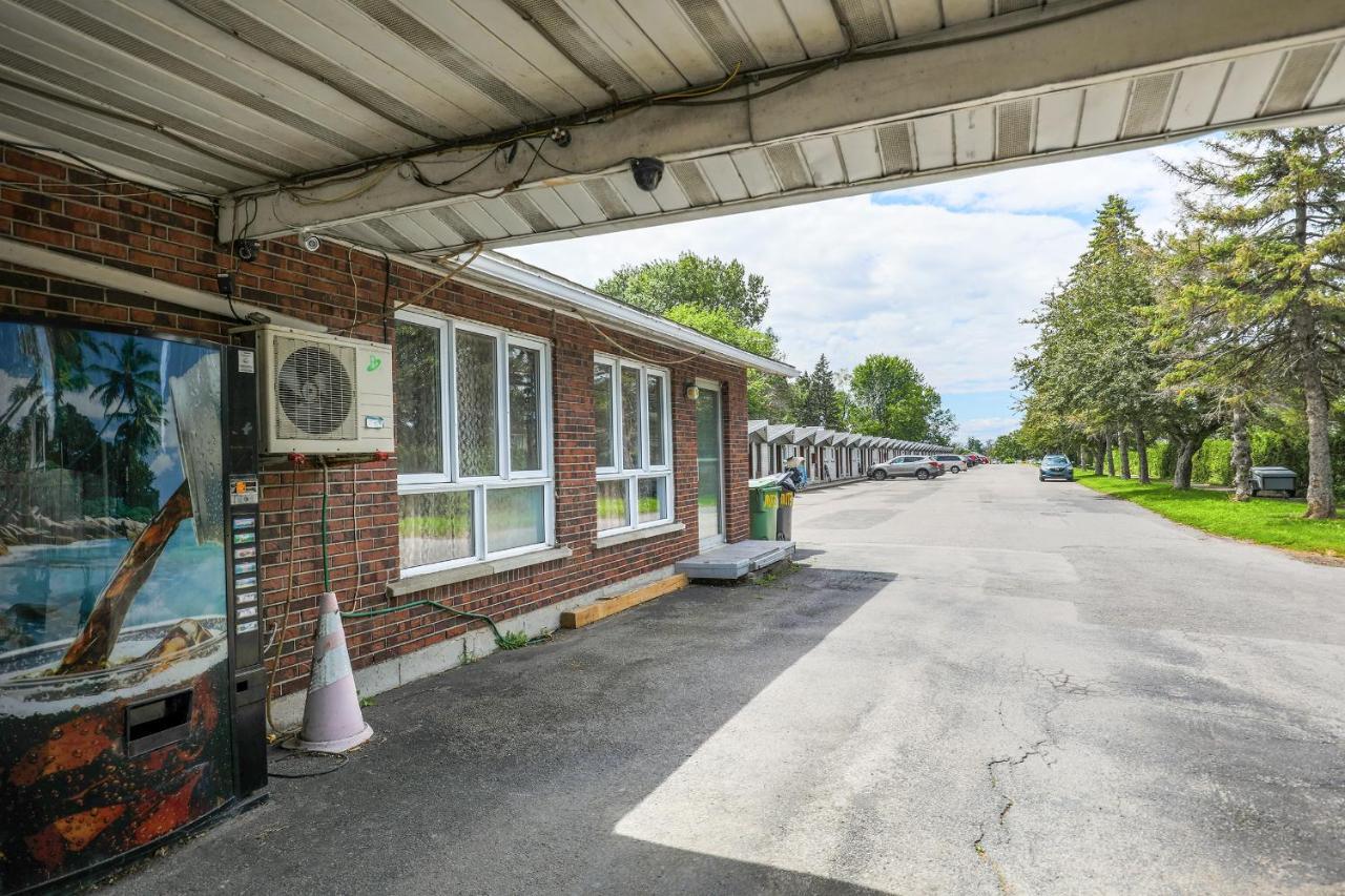 Motel Rideau Brossard Exterior photo